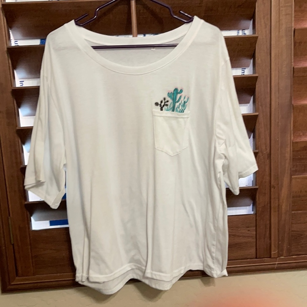 Oversized Tee with Cactus detail
